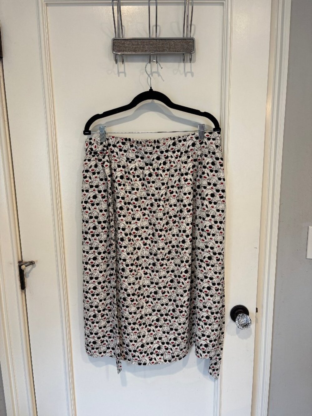 Porridge Face Print Skirt w/ Attached Belt (XL)